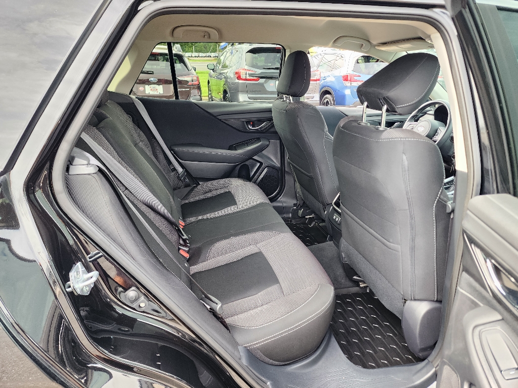 2022 Subaru Outback Premium photo 21
