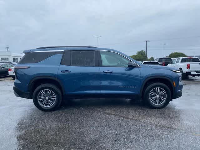 2026 Chevrolet Traverse photo 2