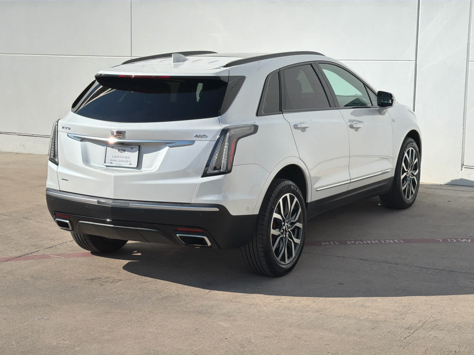 2023 Cadillac XT5 Sport photo 3