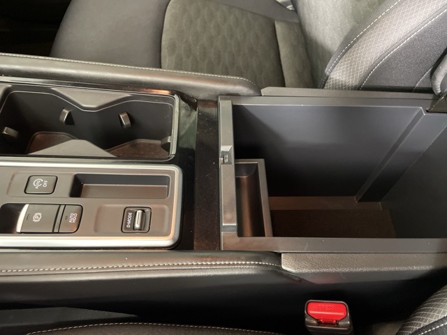 2024 Nissan Pathfinder SV photo 29