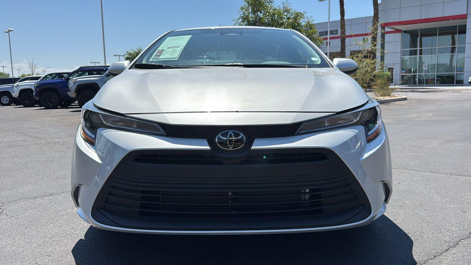 2025 Toyota Corolla LE photo 2