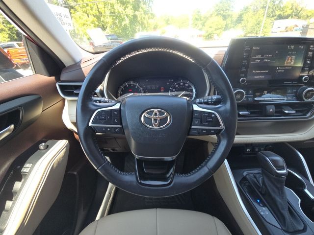 2021 Toyota Highlander XLE photo 27