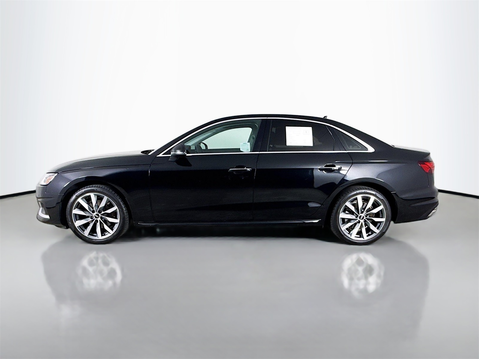2023 Audi A4 40 Premium Quattro photo 4