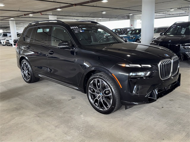 2025 BMW X7 40i's photo
