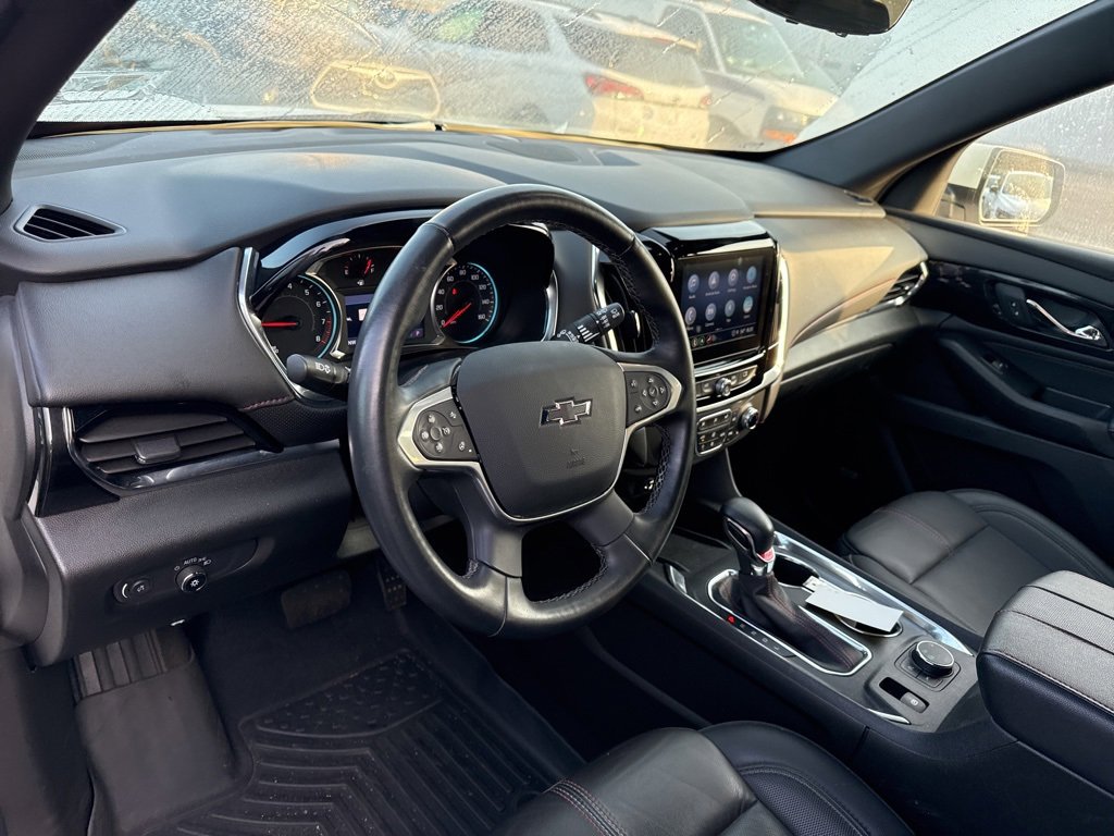 2023 Chevrolet Traverse RS photo 2