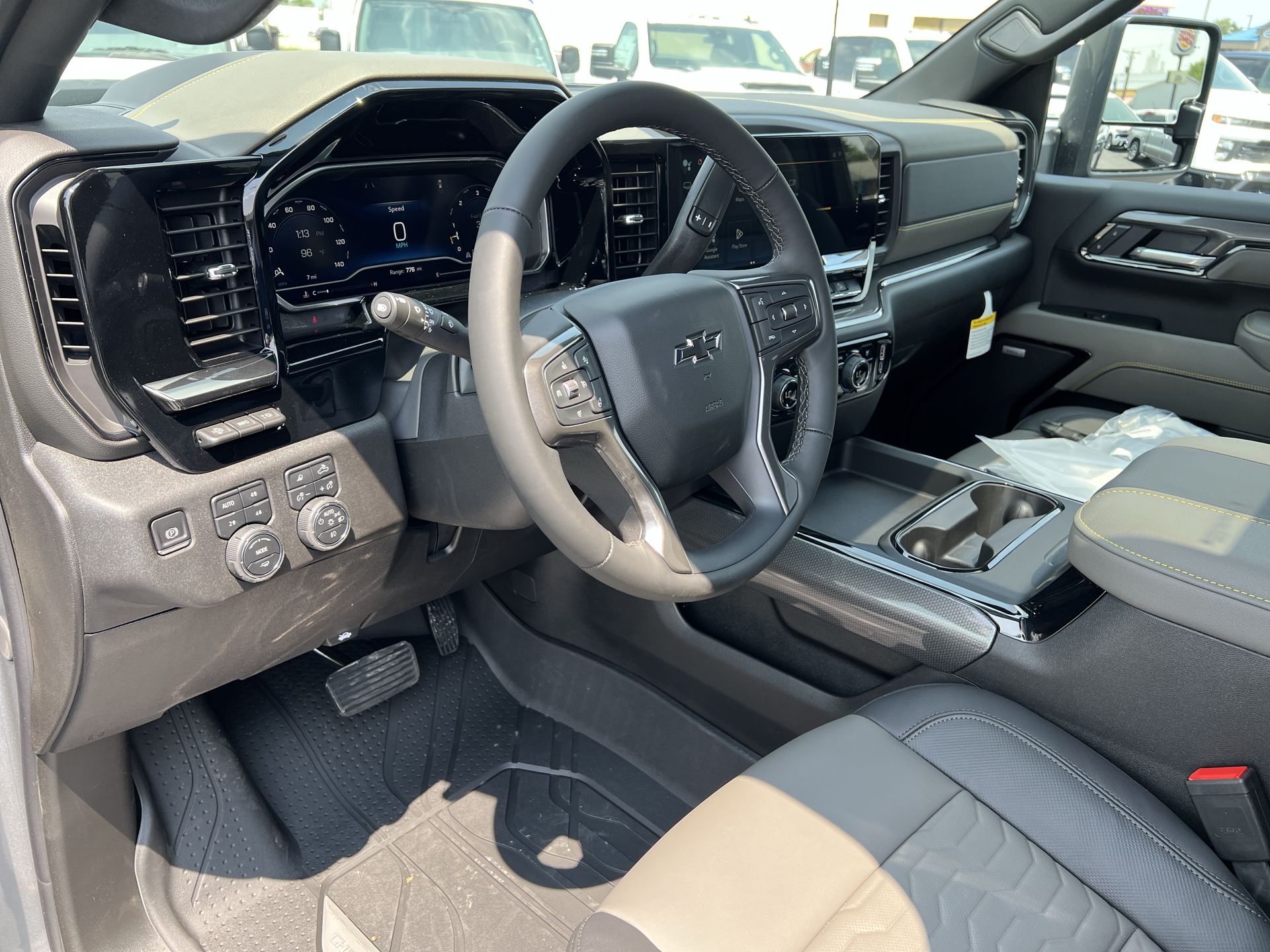 2025 Chevrolet Silverado 2500HD ZR2 photo 6