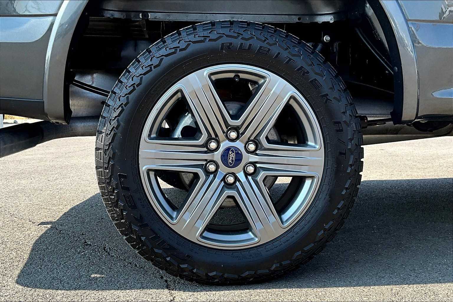 2020 Ford F-150 XLT photo 32