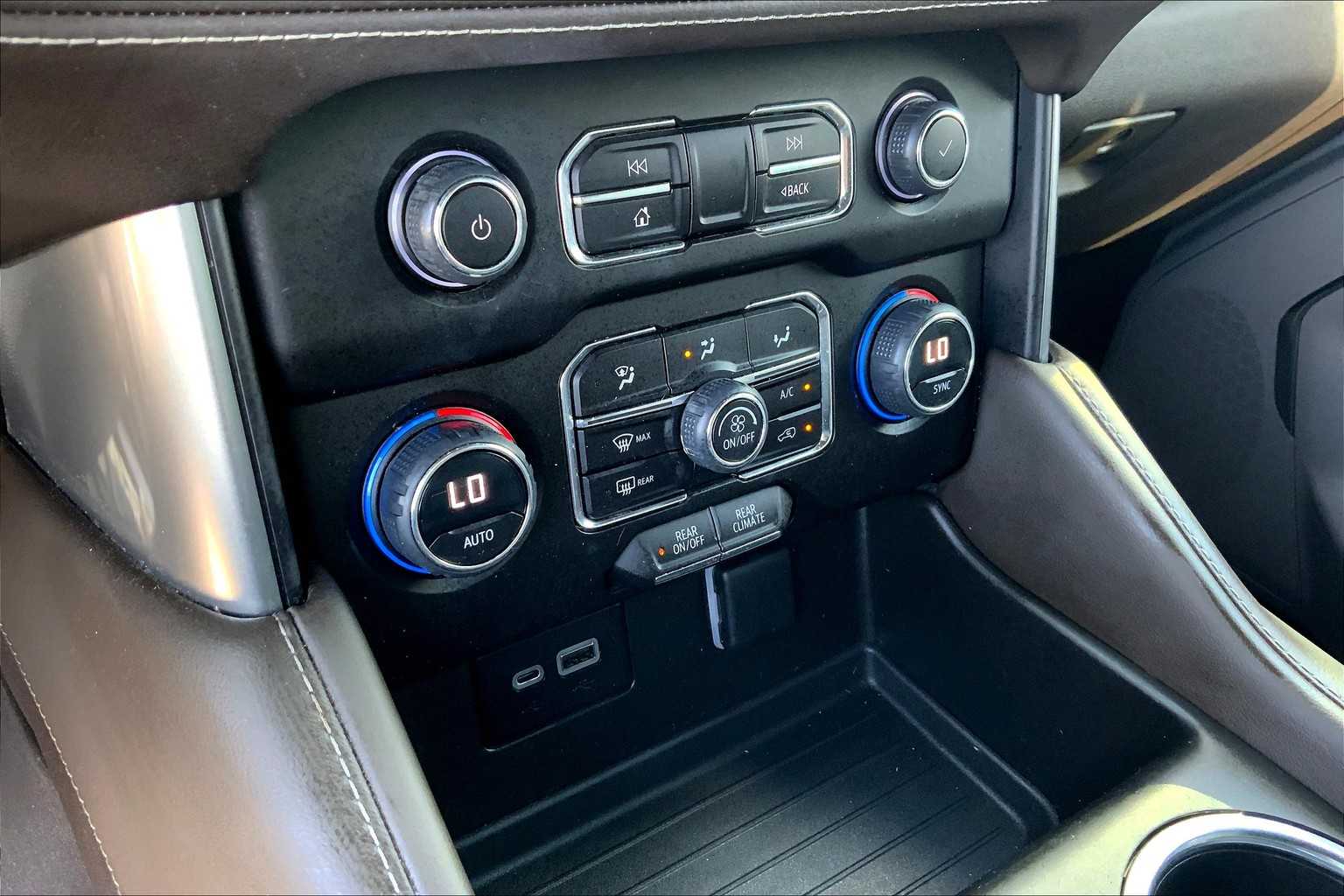 2023 Chevrolet Suburban LS photo 28