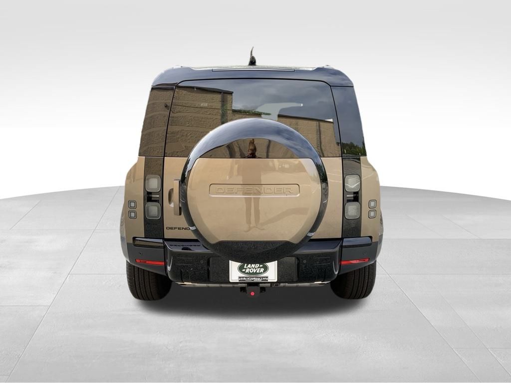 2026 Land Rover Defender 110 S photo 7