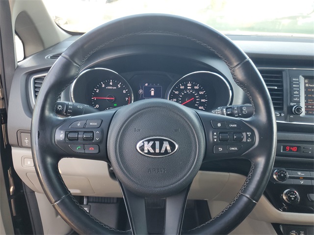 2017 Kia Sedona LX photo 12