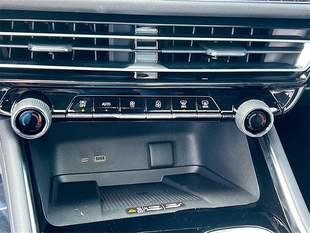 2026 Chevrolet Traverse Z71 photo 16