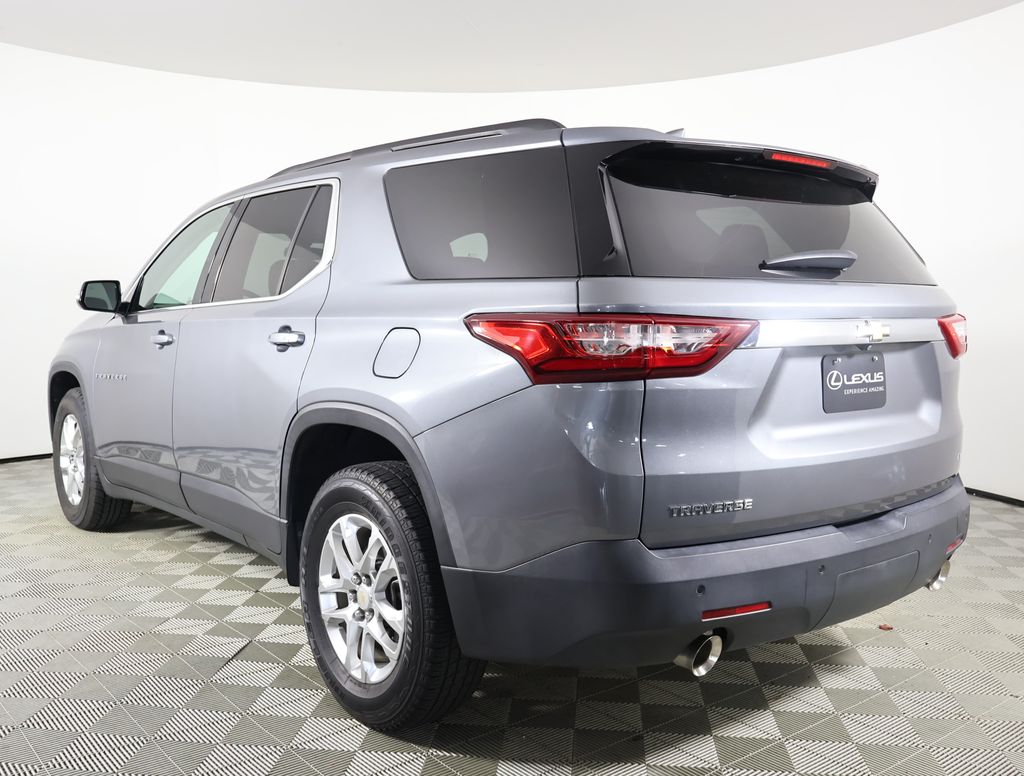 2020 Chevrolet Traverse photo 2