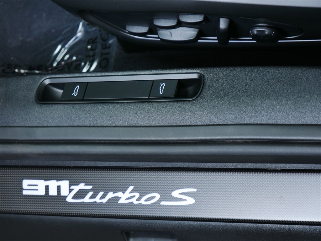 2023 Porsche 911 Turbo S photo 13