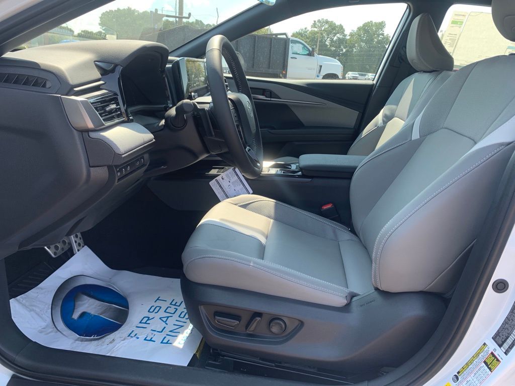 2025 Toyota Camry SE photo 12