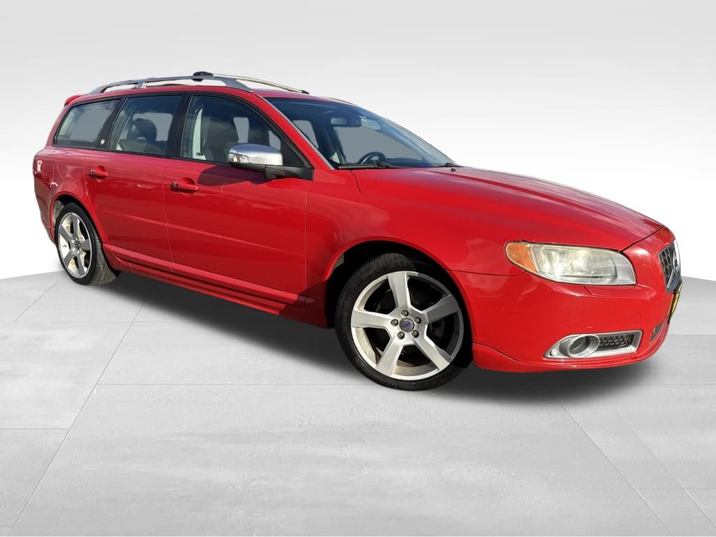 2010 Volvo V70 R-Design's photo