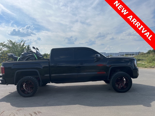 2017 Gmc Sierra 1500 SLT photo 2