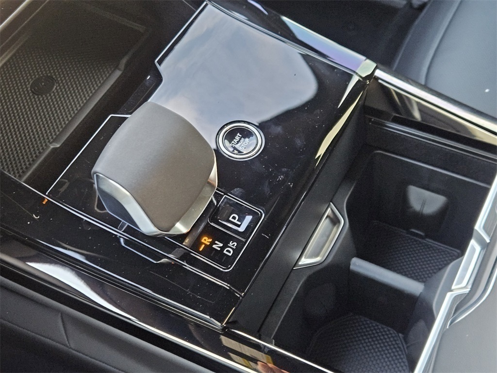 2025 Land Rover Range Rover Sport SE photo 17