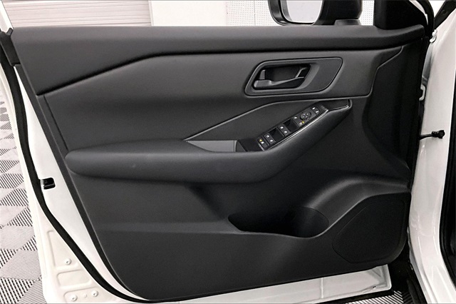 2025 Nissan Rogue S photo 27