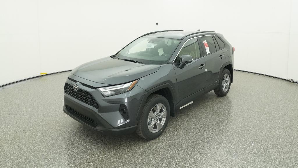 2025 Toyota RAV4 XLE's photo