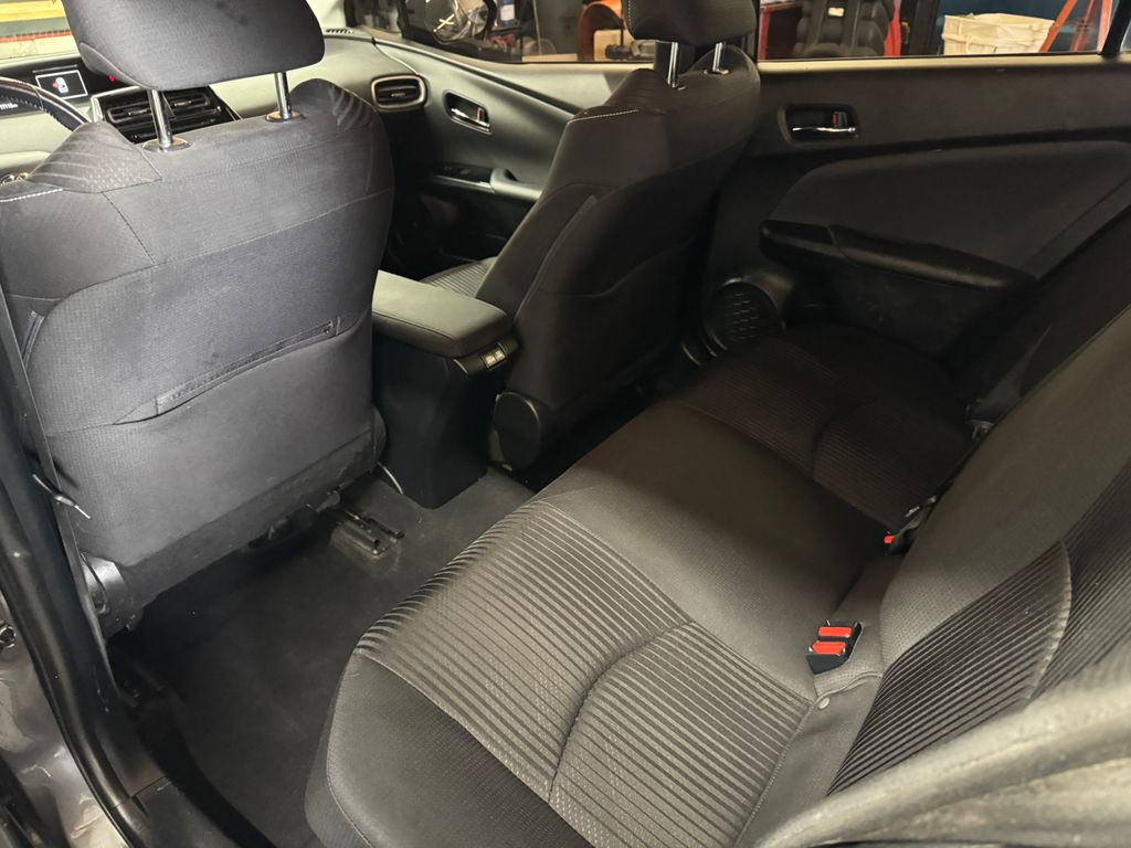 2021 Toyota Prius Prime LE photo 12