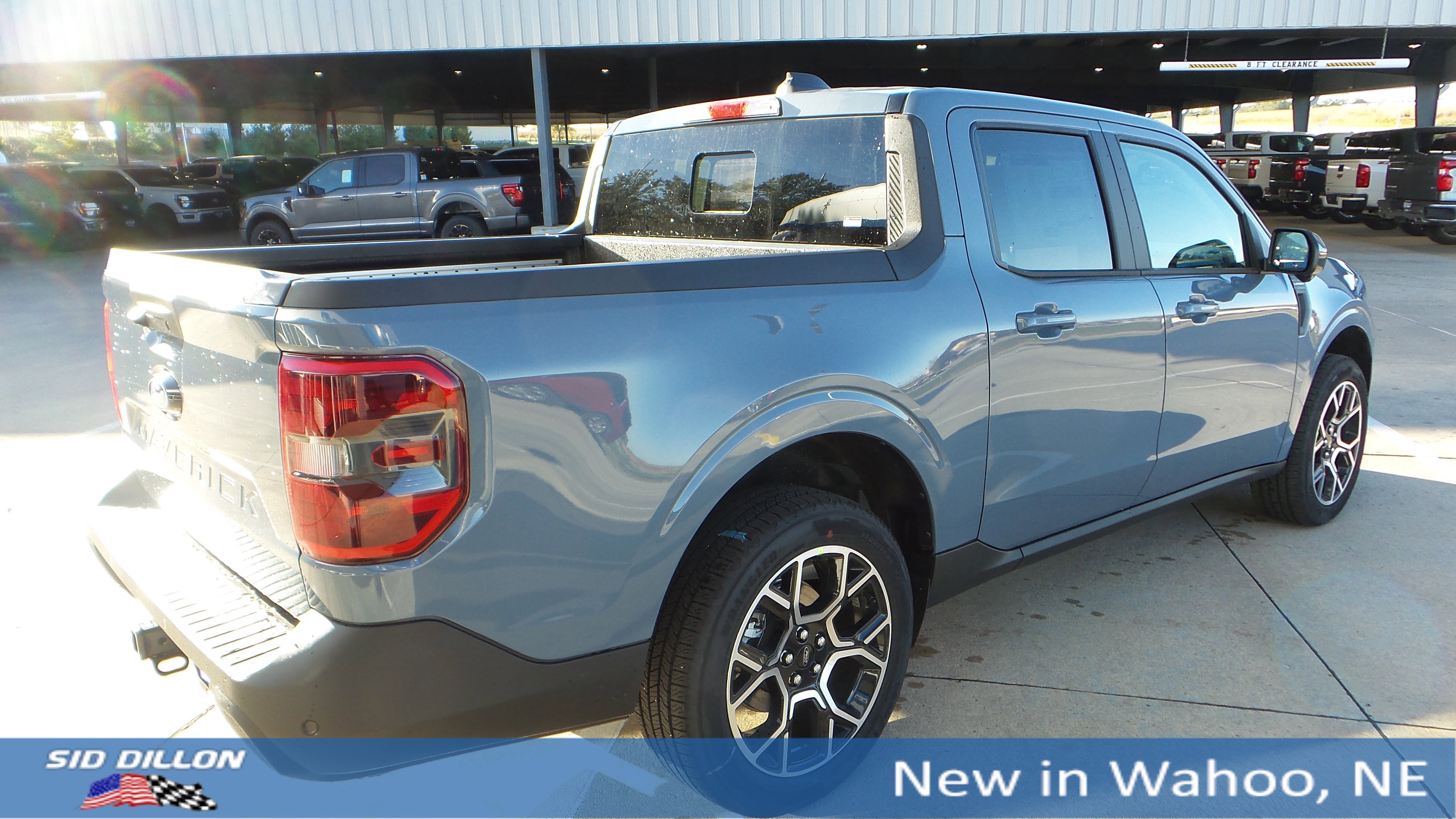 2025 Ford Maverick Lariat photo 2