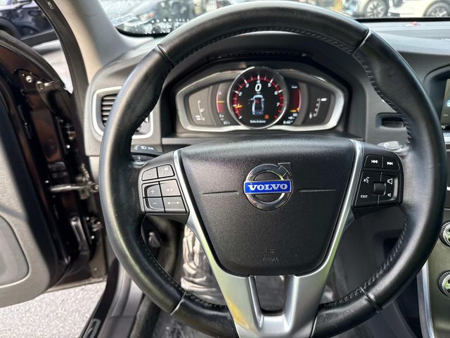 2015 Volvo S60 Platinum R-Design photo 34