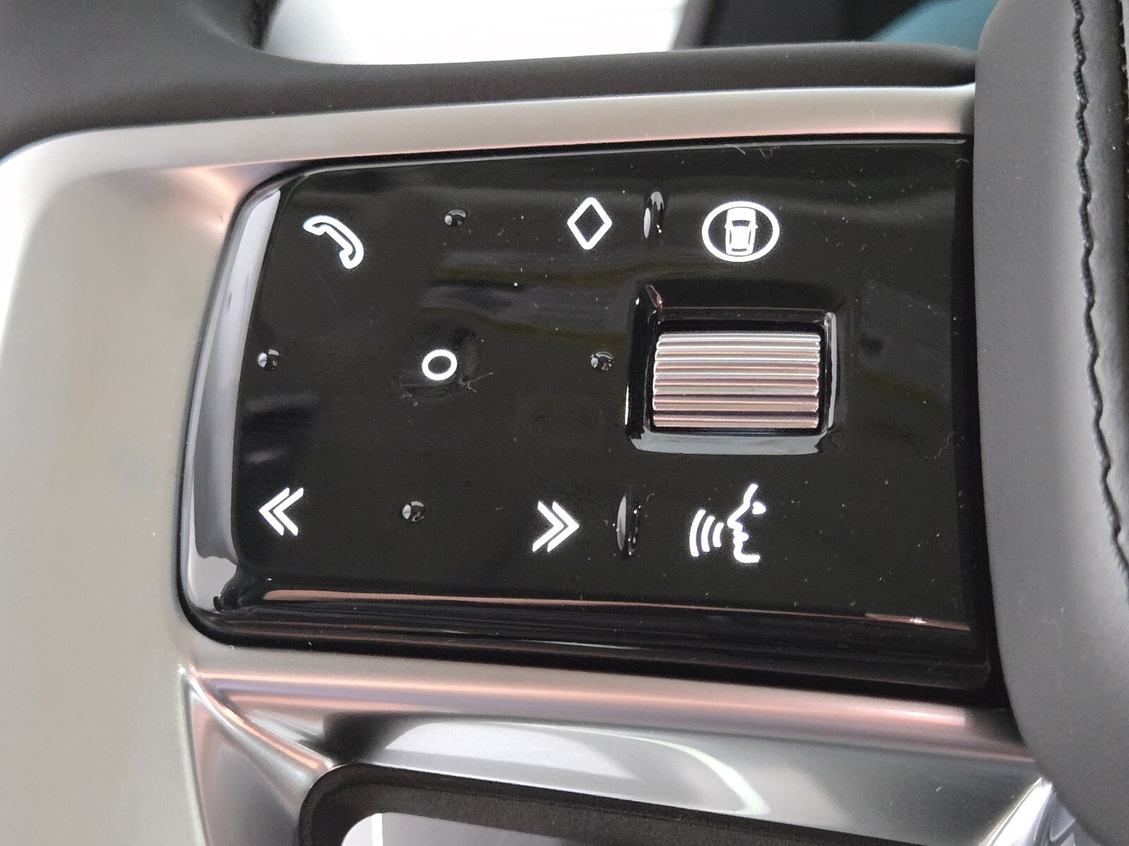 2025 Land Rover Range Rover SE photo 21