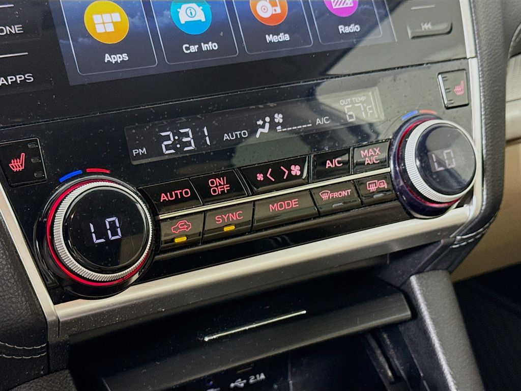 2019 Subaru Outback Premium photo 17