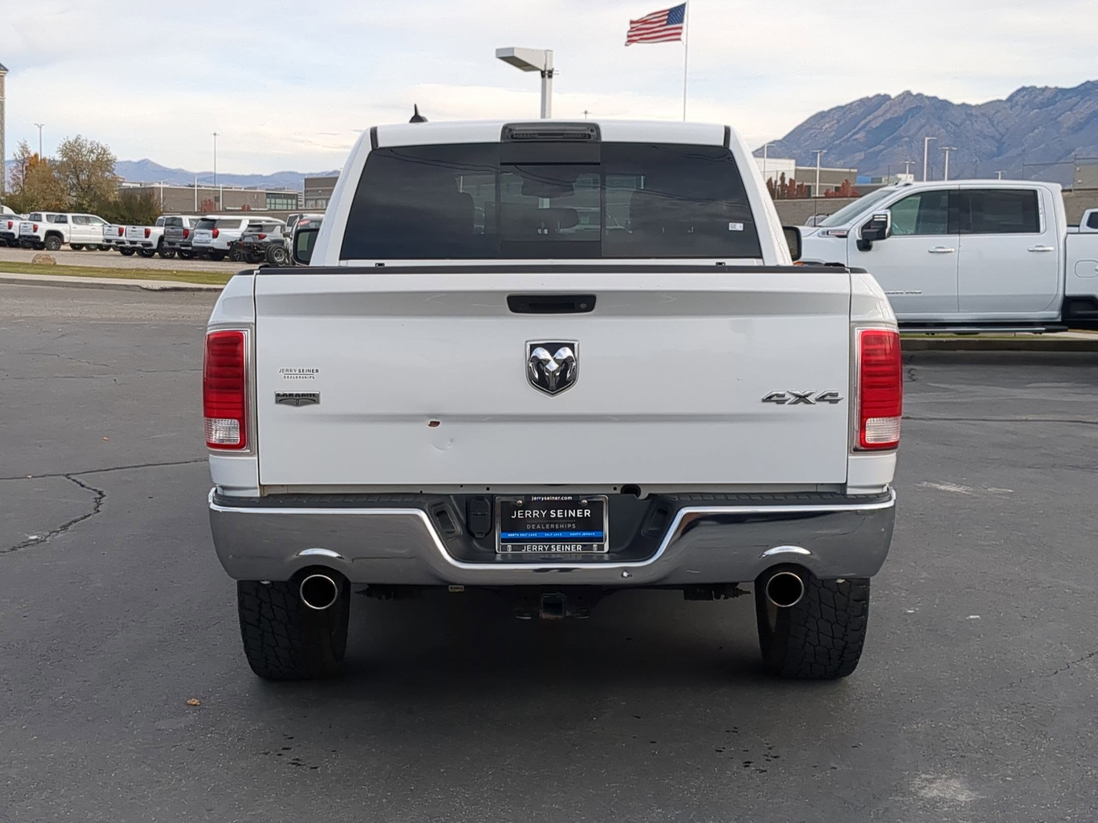 2017 Ram 1500 Laramie photo 4