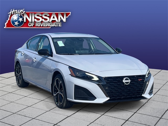 2025 Nissan Altima SR's photo