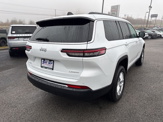 2025 Jeep Grand Cherokee Laredo Altitude photo 3