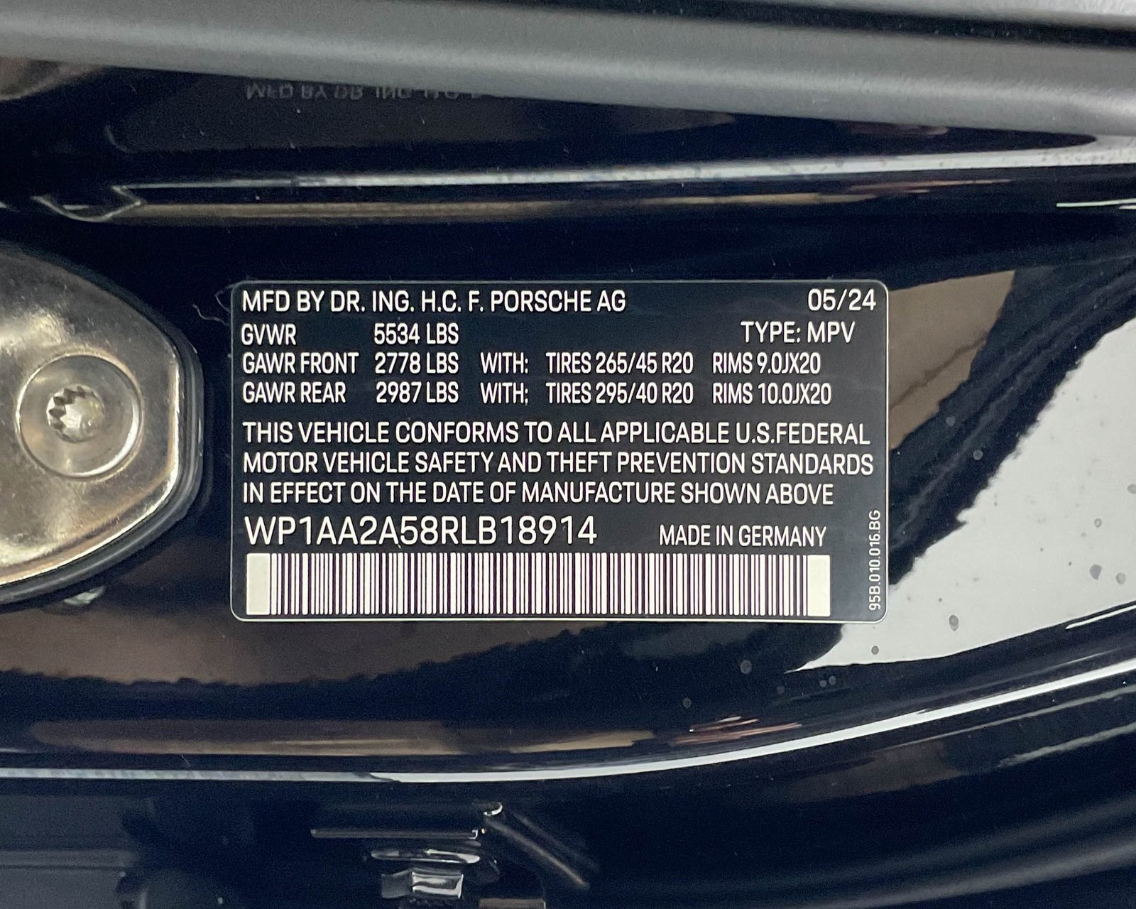 2024 Porsche Macan T photo 27