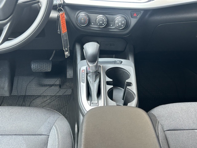 2025 Chevrolet Trax LS photo 16