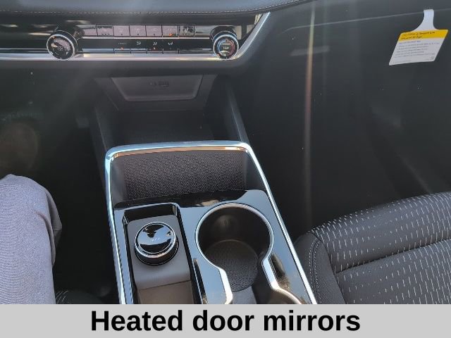 2026 Chevrolet Equinox LT photo 2