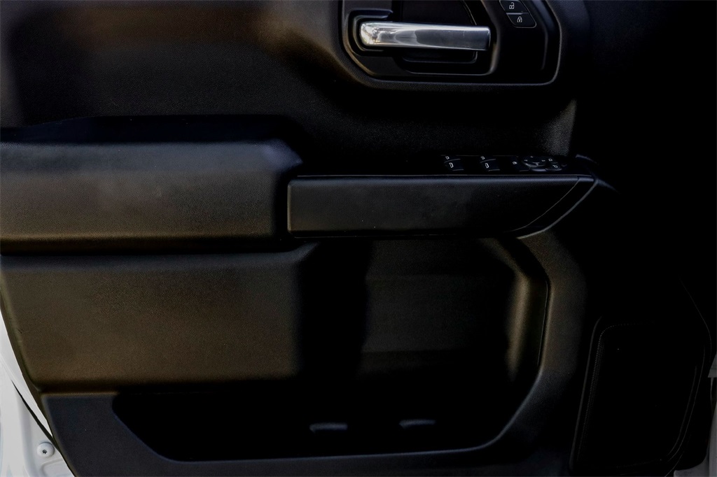 2023 Chevrolet Silverado 1500 Custom photo 10