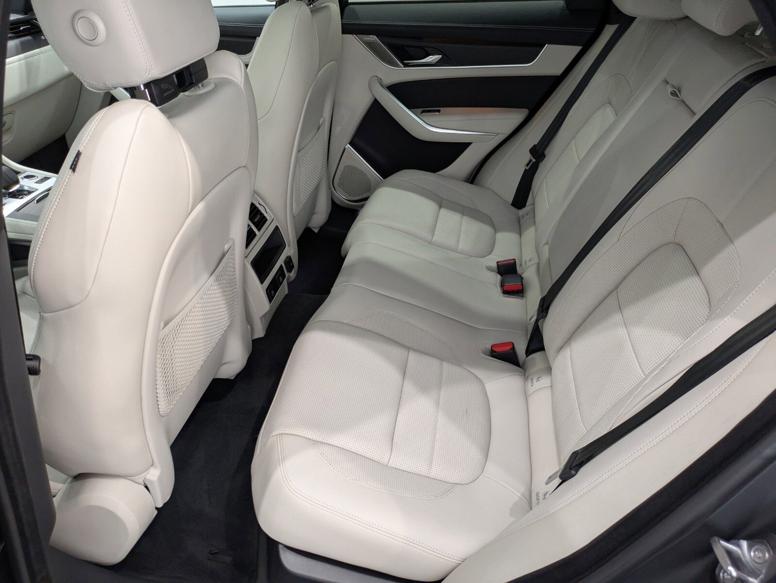 2026 Jaguar F-PACE P250 R-Dynamic S photo 11
