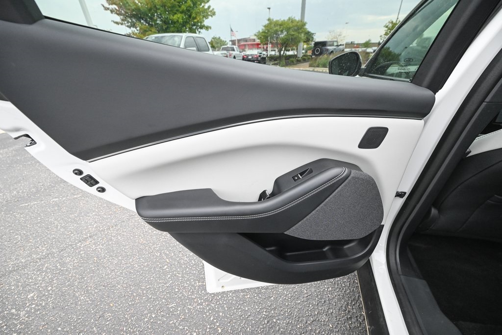 2024 Ford Mustang Mach-E Premium photo 18