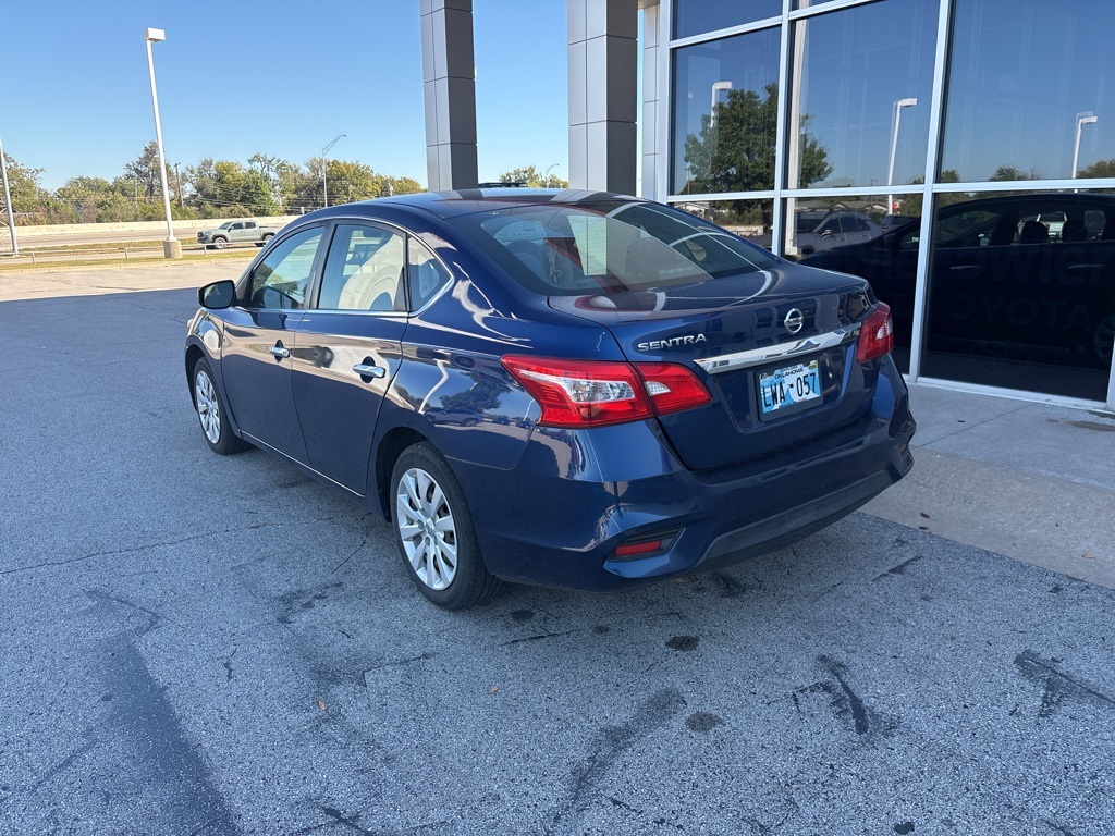 2019 Nissan Sentra S photo 3