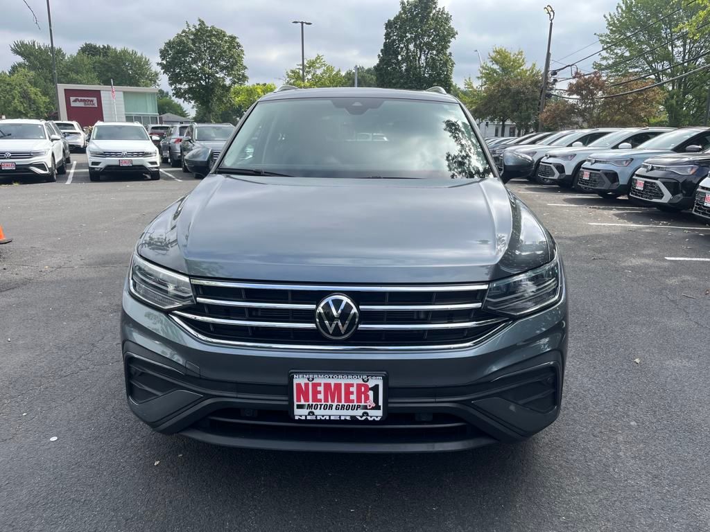 2022 Volkswagen Tiguan SE photo 3