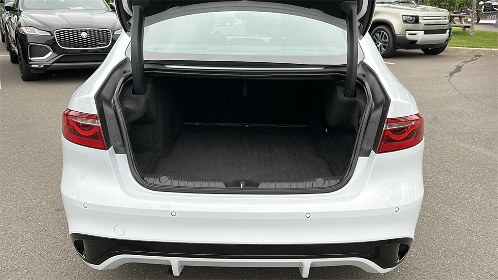 2021 Jaguar XF R-Dynamic SE photo 26