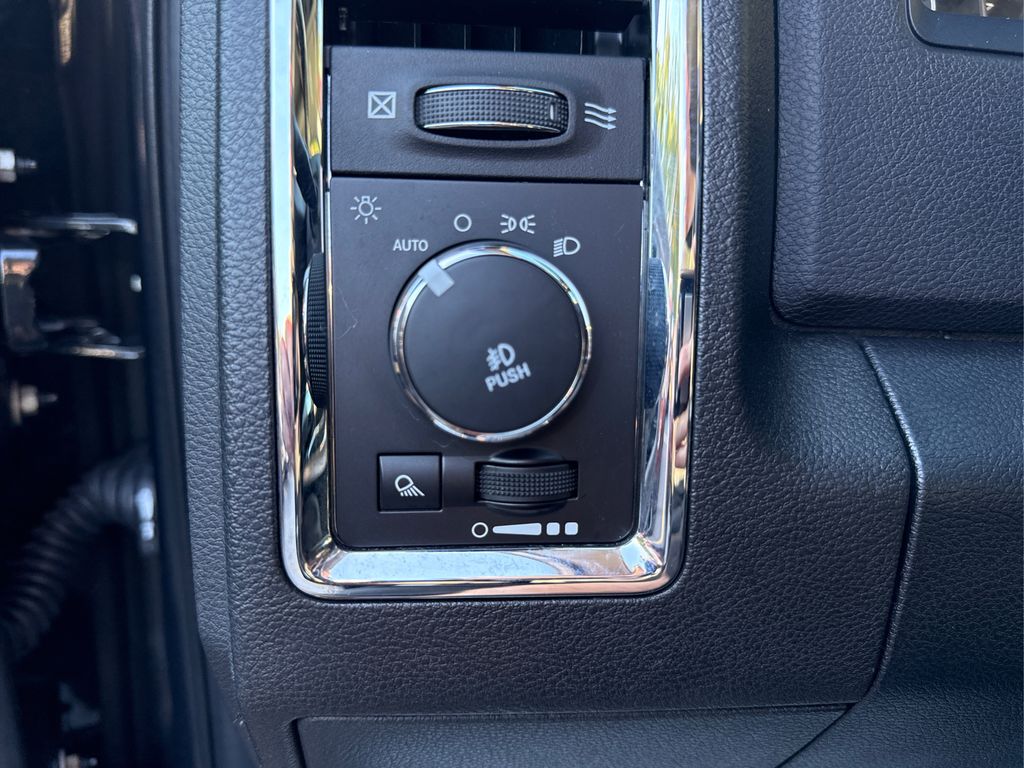 2016 Ram 1500 Laramie photo 20