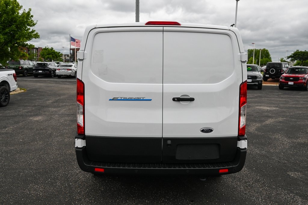 2025 Ford Transit photo 4