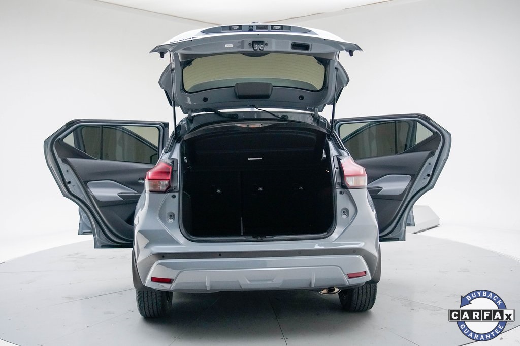 2022 Nissan Kicks SR photo 32