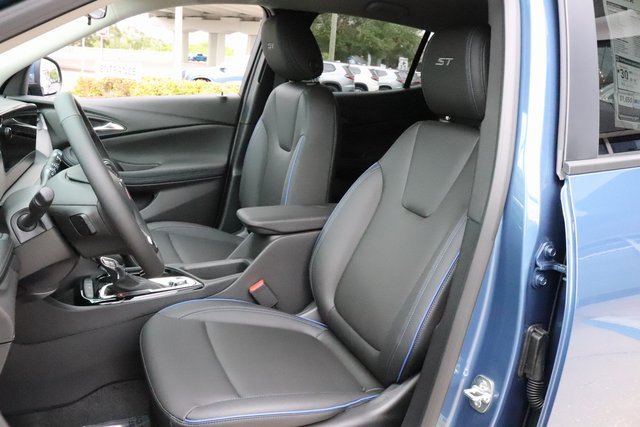 2026 Buick Encore GX Sport Touring photo 11