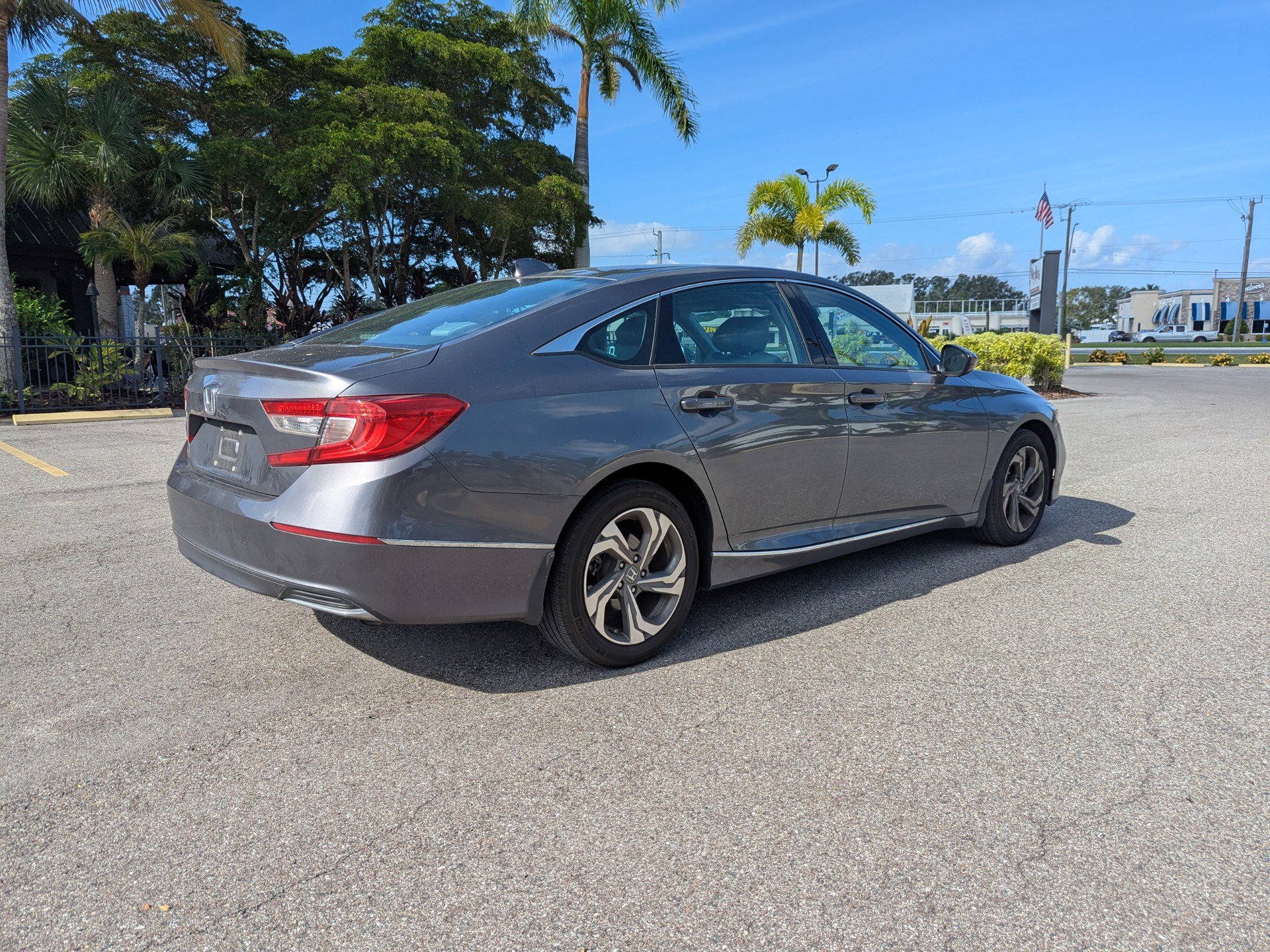 2020 Honda Accord EX photo 3