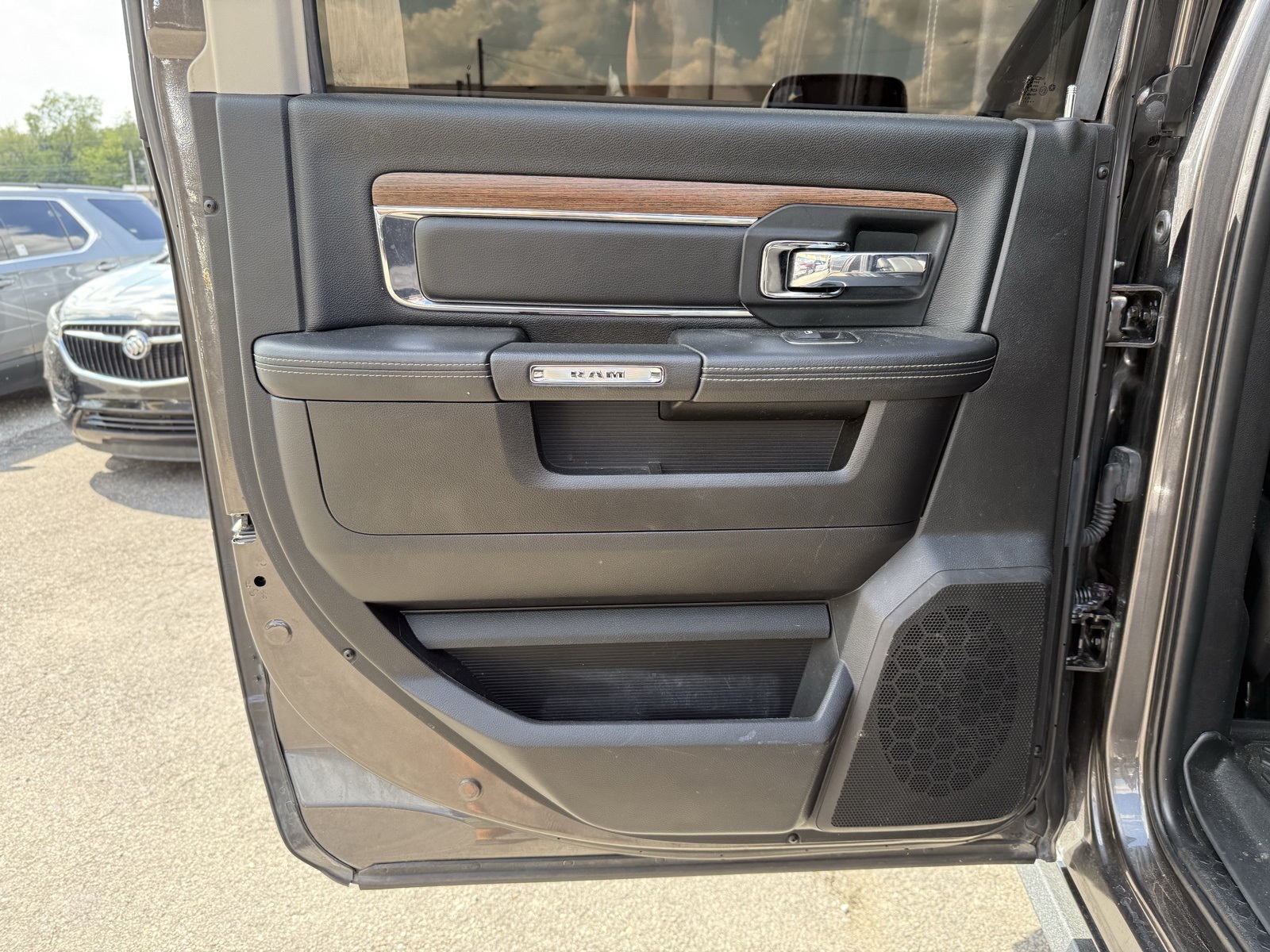 2018 Ram 2500 Laramie photo 26