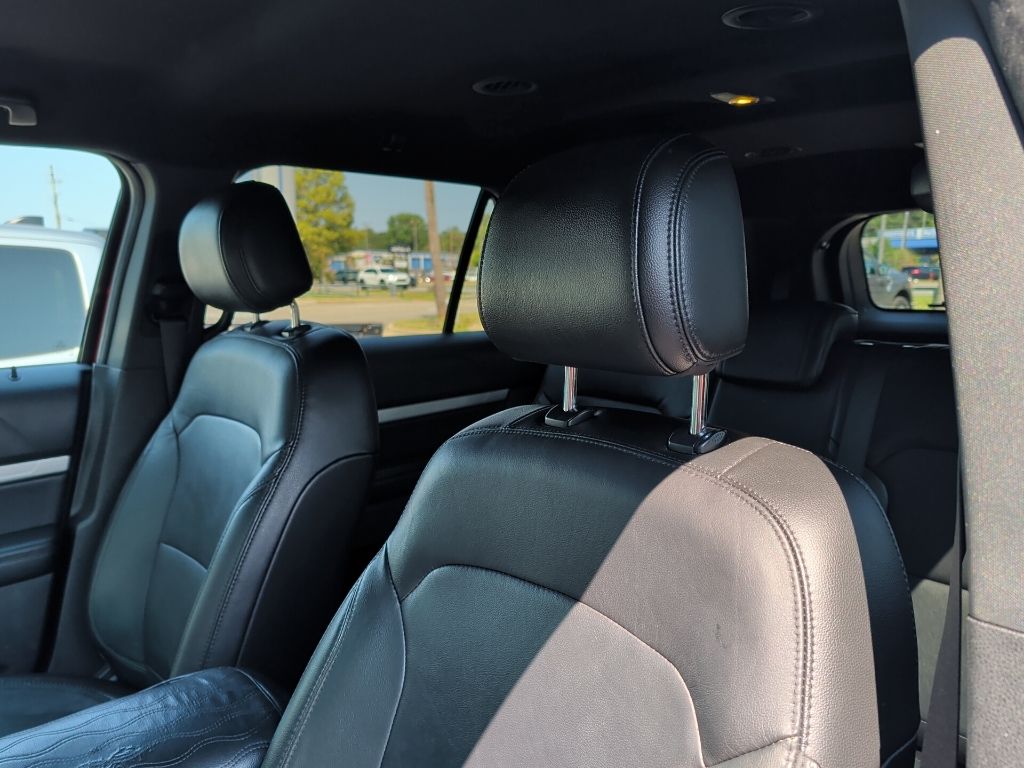 2016 Ford Explorer XLT photo 3