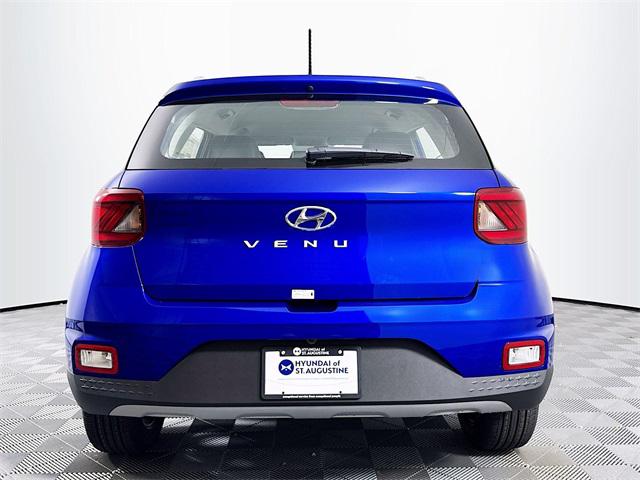 2025 Hyundai Venue Limited photo 3