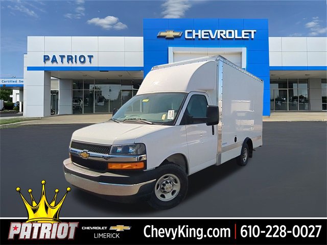 2025 Chevrolet Express Cutaway Base's photo