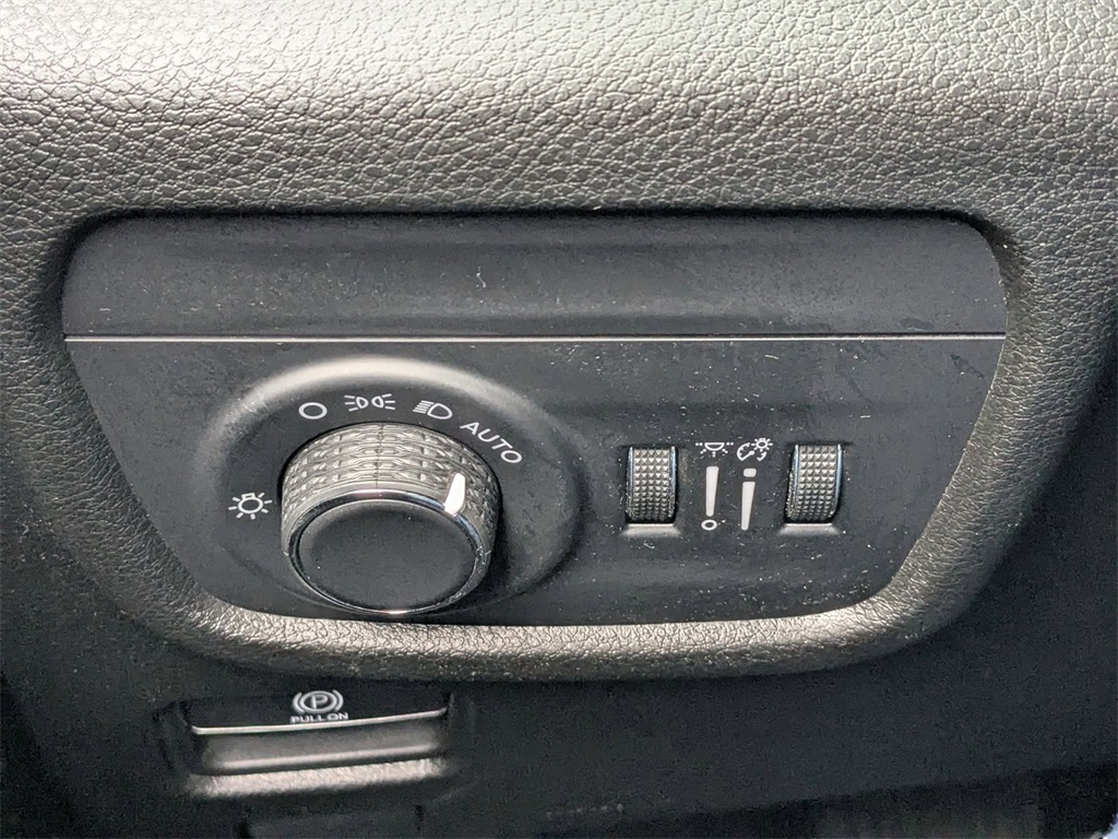 2023 Jeep Grand Cherokee Altitude photo 11